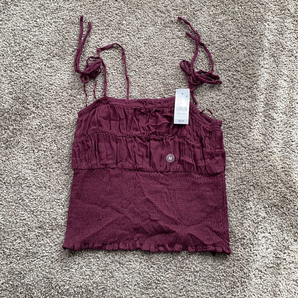 Kendall & Kylie crop top